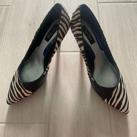 White House Black Market Zebra Size 8 Heels - Picture 2 of 12